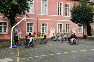 Match de handi-basket pour les élèves
