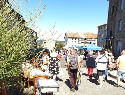 EVE_Marché des artisans et producteurs locaux_rue