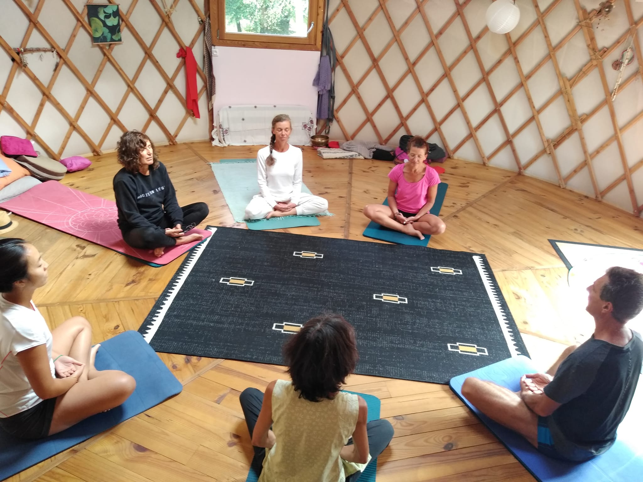 EVE-Stage de yoga avec Altitude 999-séance EVE-Stage de yoga avec Altitude 999-séance