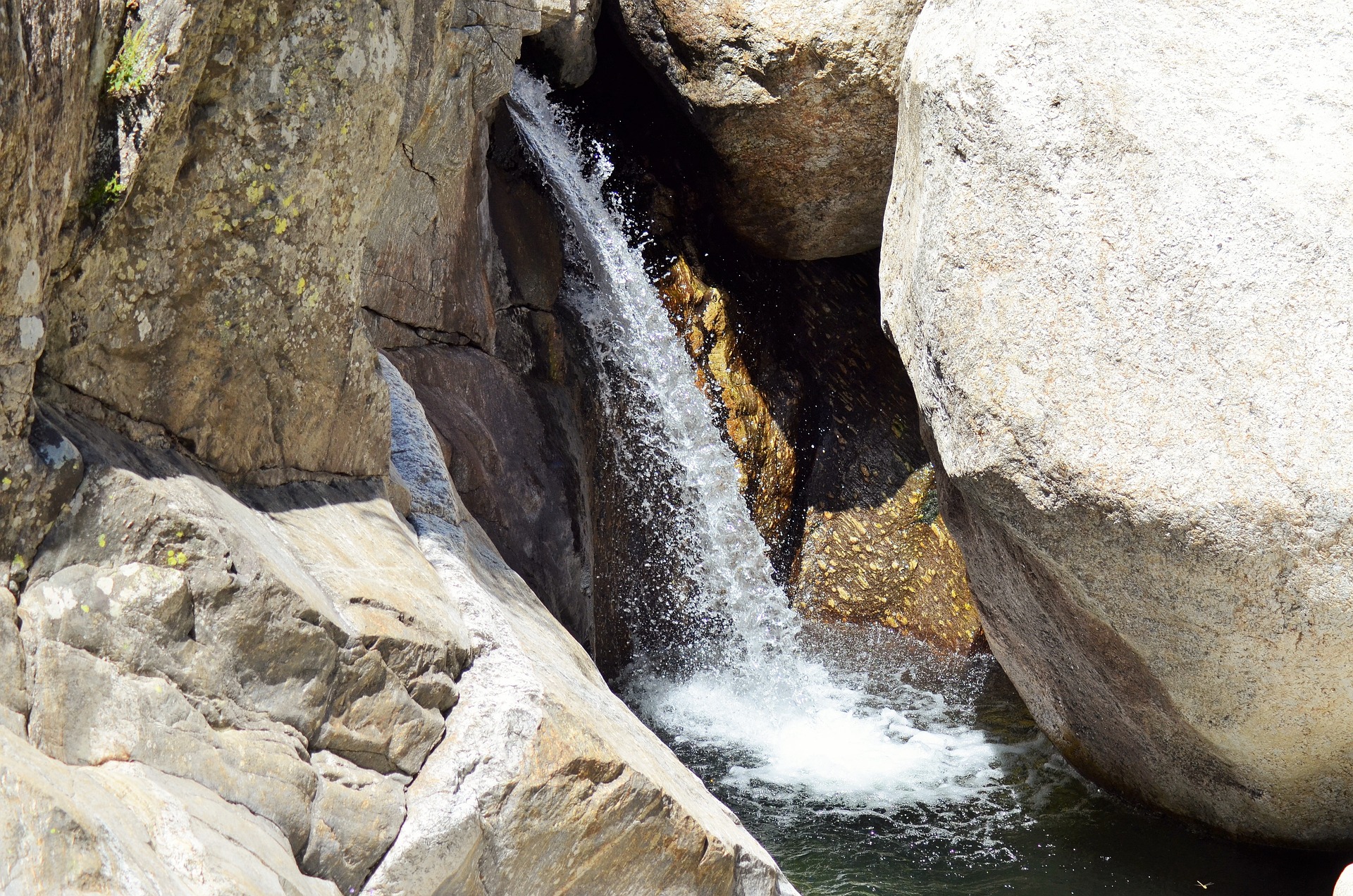 Cascade Cascade