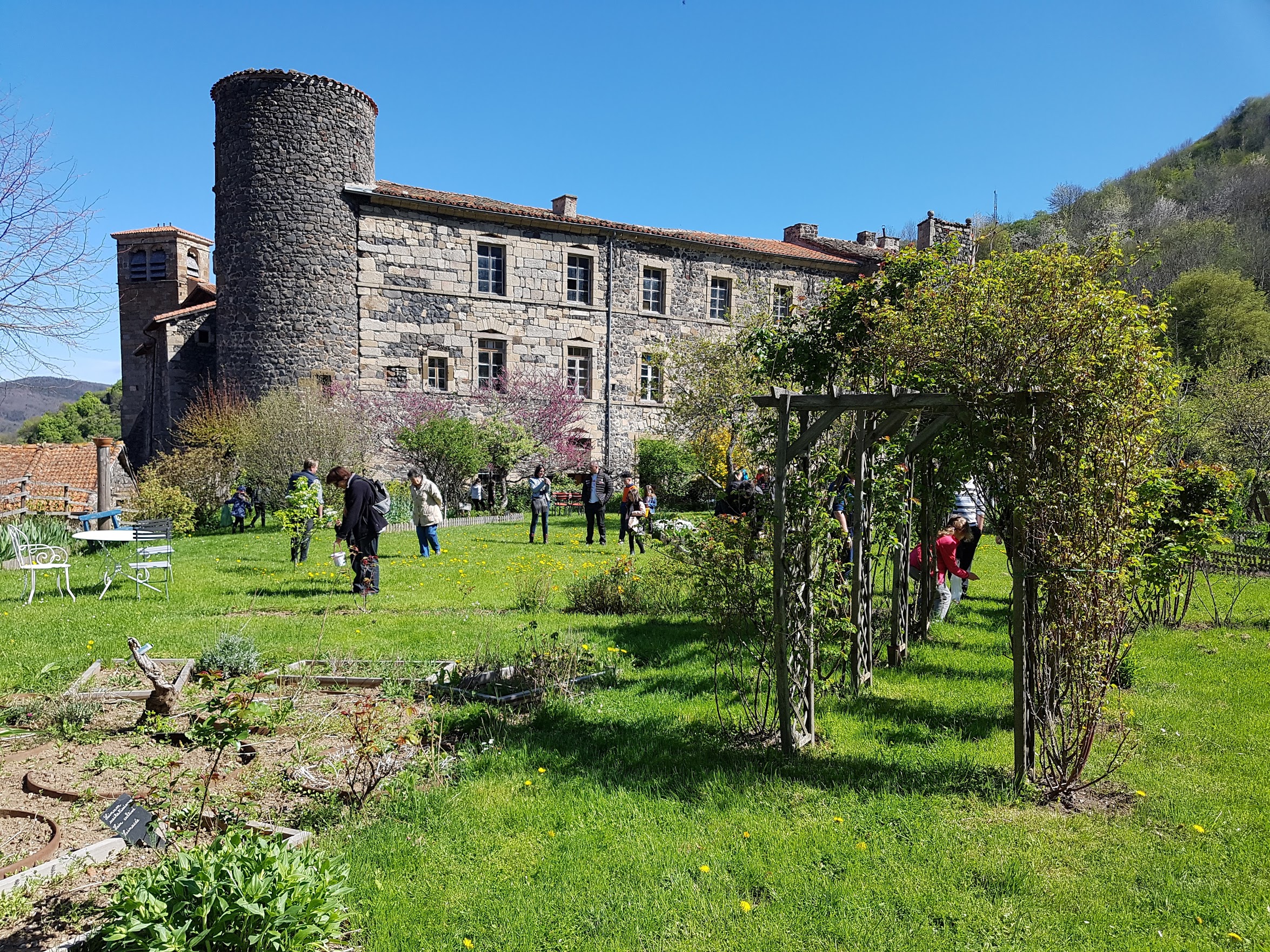 Jardin de l'Abbaye de Pébrac | Jardins de pierres, pierres au jardin_Pébrac