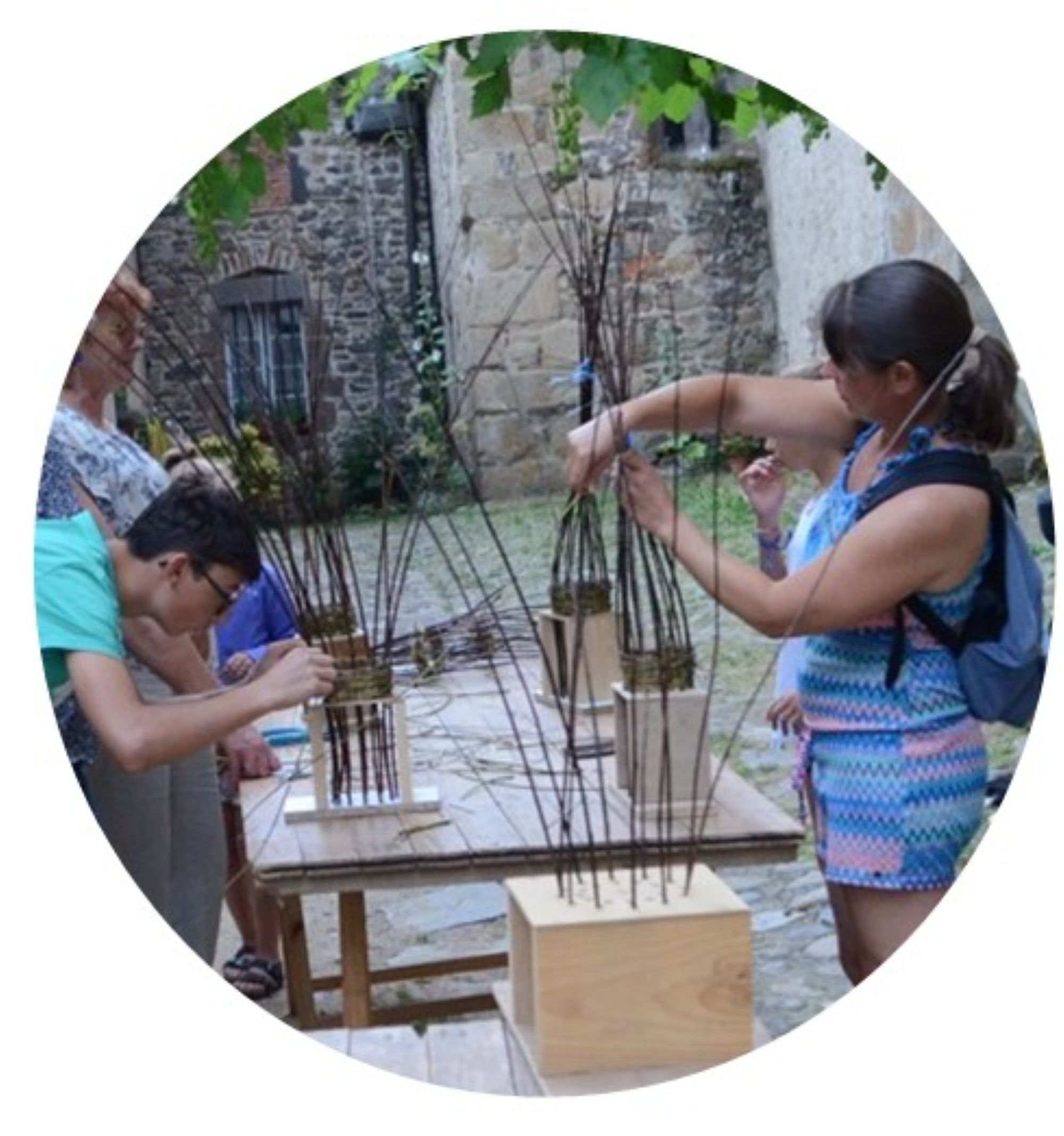 Atelier vannerie/fabrication d'un nichoir avec Annick CHAUSSE_Lavoûte-Chilhac Atelier vannerie/fabrication d'un nichoir avec Annick CHAUSSE_Lavoûte-Chilhac