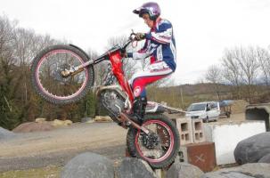 Le Ponot est parti à Medellin avec sa moto trial.