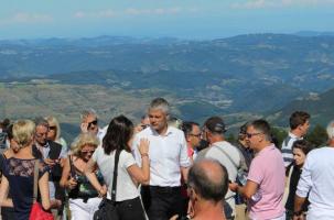Depuis 2012, Laurent Wauquiez fait sa rentrée politique en montant le Mézenc fin août.