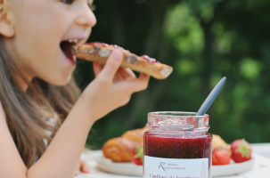 Goûter "Maison Rouge Framboise"_Le Mas-de-Tence Goûter "Maison Rouge Framboise"_Le Mas-de-Tence