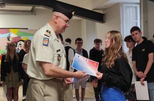 Jeudi 22 juin, les élèves du collège Saint-Louis ont reçu le diplôme jeunes porte-drapeaux