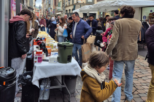 À boire et à manger était offert aux passants rue Chaussade