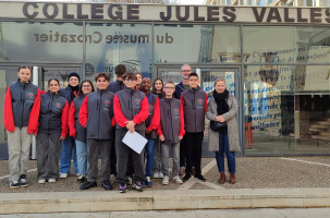 Les onze élèves du collège Jules Vallès sont les aventuriers d'une section inédite. 