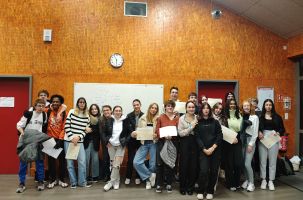 La traditionnelle photo des heureux diplômés du collège Anne Franck de Brives-Charensac