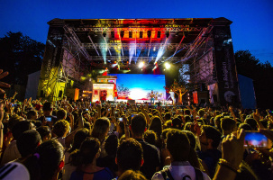 Nombreux sont les festivaliers à se rendre au festival des Nuits Saint-Jacques.