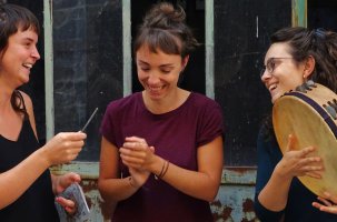 Le trio vocal "Clume", à l'affiche du festival "Lo Festenal" le 13 avril 2024