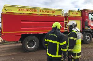 Près d'une trentaine de pompiers se sont rendus sur place. 