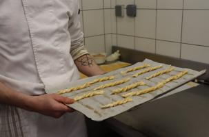 8 des 53 hommes détenus à la maison d'arêt du Puy suivent le CAP cuisine. 