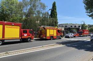 Un important dispositif des pompiers a été déployé devant le centre culturel de Vals.