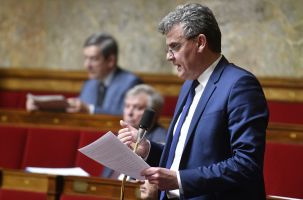Le député Jean-Pierre Vigier à l'assemblée nationale. 