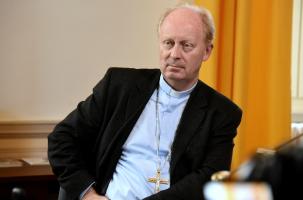 Monseigneur Luc Crépy, Chevalier de la Légion d'Honneur.