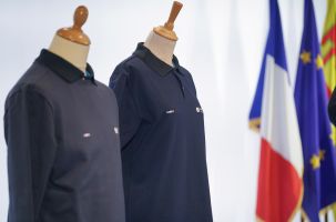 Uniforme expérimental de la région AuRA pour la rentrée de septembre 2024.