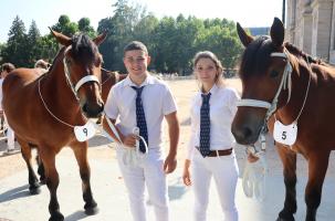 Cyndie et Nathan Issartel de Retournac et les juments Légende et Livia