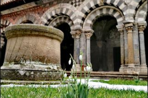 Le cloître de la cathédrale du Puy 