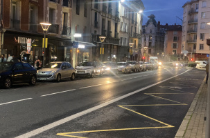 Les enseignes lumineuses peuvent rester allumer jusqu'à 1 h du matin, selon la loi.