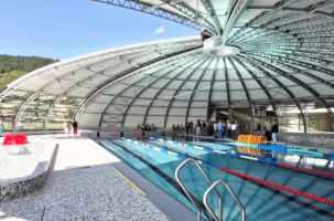L'impressionnant dôme de la piscine "Tournesol" des Rives du Haut-Allier, à Langeac