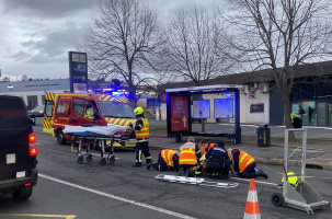 Les pompiers ont rapidement pris en charge la femme de quarante ans en souffrance. 