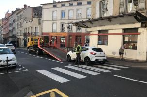 Le véhicule de dépannage en action sur l'avenue Maréchal Foch
