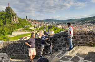 La télévision hollandaise en tournage à la chapelle de Saint-Michel d’Aiguilhe