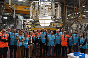 Les élus sont arrivés dans un cortège de voitures pour la visite de l'entreprise Barbier.