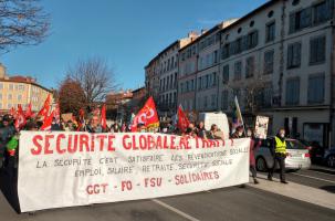 Au Puy, la mobilisation était identique à la semaine précédente : 500 selon les organisateurs, 300 selon la préfecture.