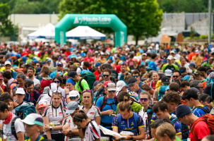 déferlante de coureurs sur la ligne de départ