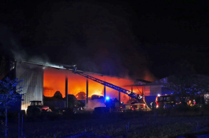 Le bâtiment en flamme