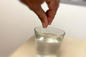 Le GHB, une drogue utilisée pour soumettre la victime à des actes sexuels non consentis.