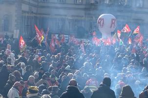 La foule au Puy lors de la 1ere manifestation contre la réforme des retraites.