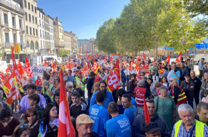 Les rues de la cité ponote ont été massivement investies par les manifestants.