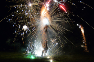 Spectacle de feu à la forteresse de Polignac