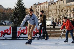 La patinoire installée tout le mois de décembre 2022 sur la place du Breuil.