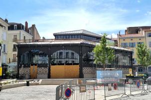 Les Halles du Marché couvert au cœur du Puy-en-Velay...et de turbulences judiciaires.