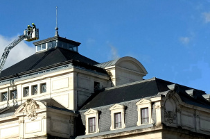 Les pompiers, au-dessus des toits les plus hauts du Puy-en-Velay