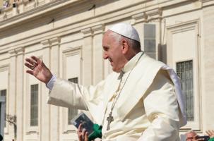 Le pape François est toujours invité au Puy-en-Velay.
