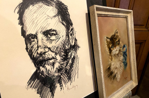 L'autoportrait d'Auguste Boudignon à côté de sa première toile peinte à l'âge de 16 ans.
