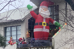 A ce qu'il parait, il y a un Père Noël caché dans cette image...