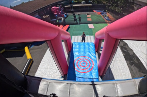 D'en bas, c'est moyennement impressionnant. D'en haut, c'est une toute autre affaire.