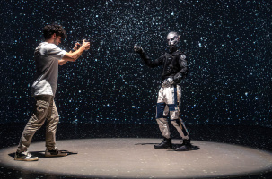 Le réalisateur Timothée Falcon et le comédien Gabriel Jouve, des étoiles fascinantes. 