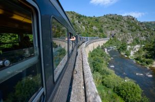 Des trains et des hommes en Haute-Loire. Ici, dans les confins secrets de Langeac. 