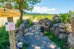 La calade en pierre à Ramourouscle, commune de Bains