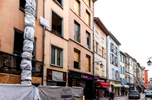 La rue Pannessac est l'une des artères principales de la cité ponote. 