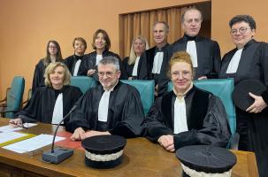 Le Tribunal de Commerce réuni autour de son Président Jean-Michel Jamon (au centre).