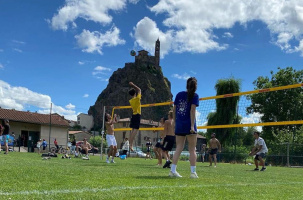 Même la chapelle Saint-Michel s'est mise au green volley. 