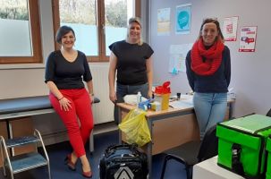Equipe des infirmières assurant la vaccination ce jeudi 7 décembre au collège R.Ruel.